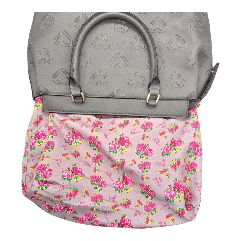 Betsey Johnson Purse Y2K Gray Heart Embossed Handbag Scarf Crossbody Strap - Picture 9 of 16